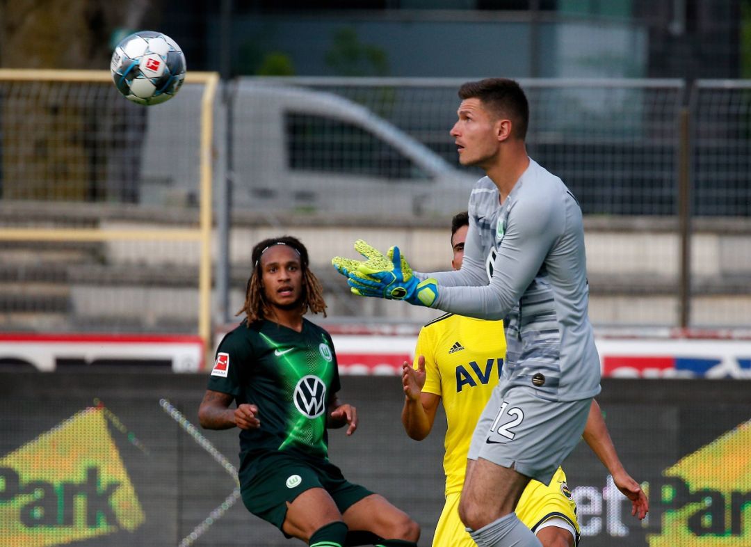 多米体育官方网站-乌加特里斯本竞技中场搭档