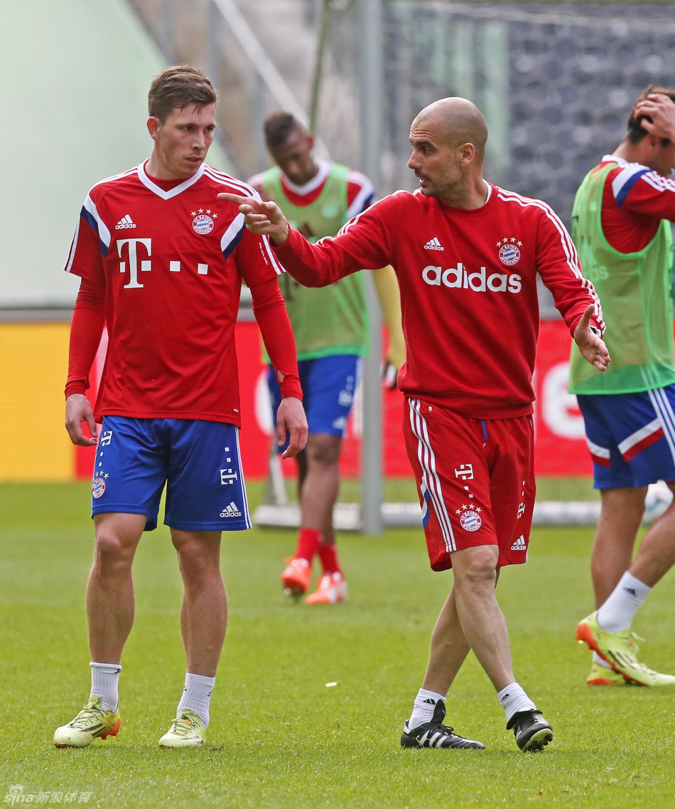 乌加特里斯本竞技中场搭档